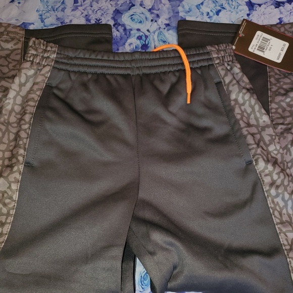 Jordan Other - nwt jordan joggers sweatpants boys 6 new